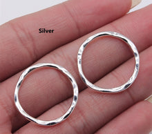 Load image into Gallery viewer, 20pcs - 24mm, linking rings, silver, bronze, tibetan style, wavy, twisted, closed, irregular, pendant, earring, component, charm, jewelry